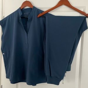 Figs, Dark Harbor scrub set!